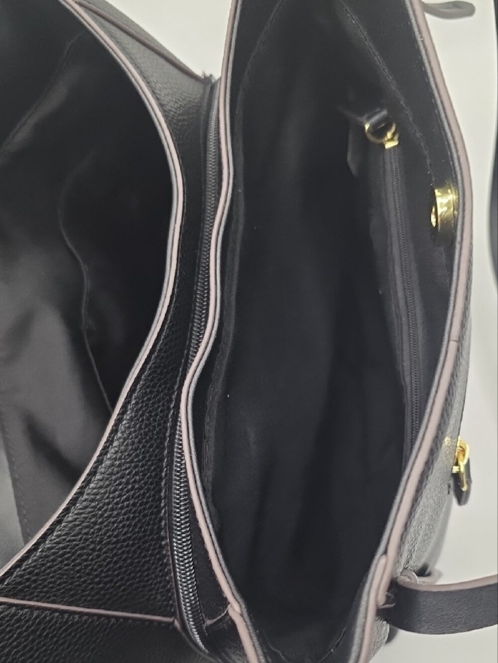 Liz Claiborne Black Pebbled Shoulder Tote with Gold Hardware - Picture 7 of 11